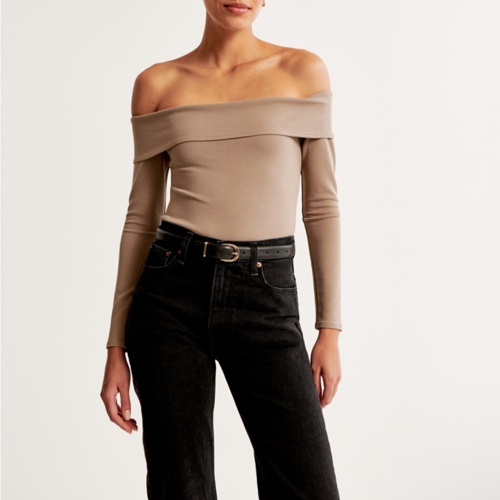 Long Sleeve Off the Shoulder Top (L)